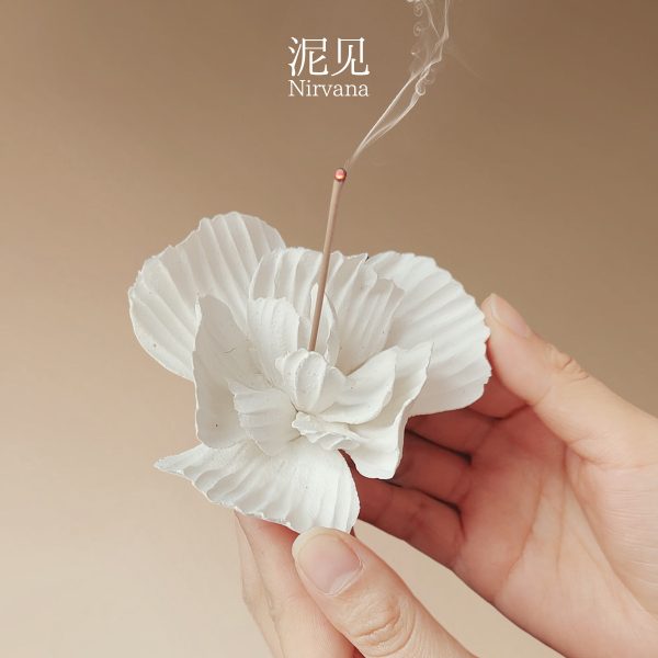 Jingdezhen handmade carnation ceramic flower magnolia flower scent insert with tray, pure handmade gift holiday gift box