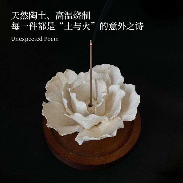Jingdezhen handmade carnation ceramic flower magnolia flower scent insert with tray, pure handmade gift holiday gift box