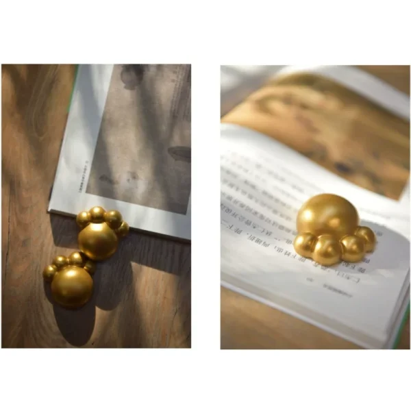 Zhonghua Guanwu Cultural and Creative Product: Kitten Claw Paperweight