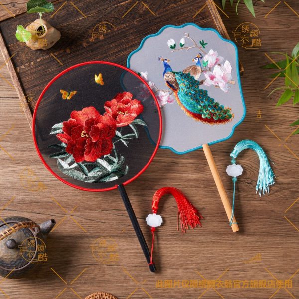 Suzhou embroidery craft fan