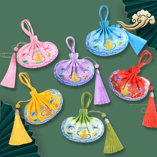 Chinese palace floral satin drawstring gift bag